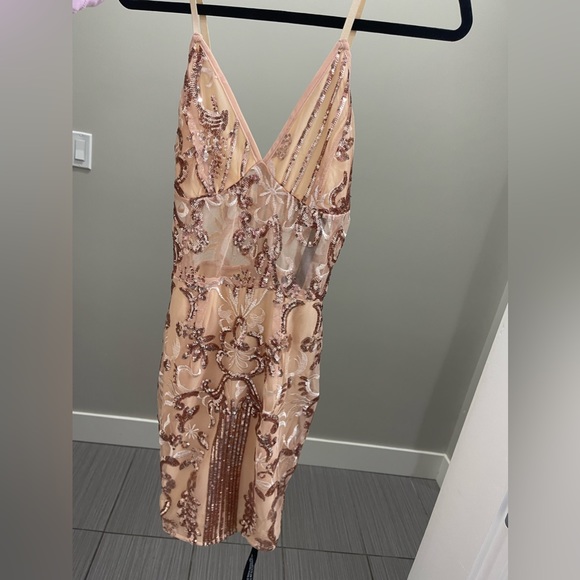 Pretty Little Thing short dress - Picture 3 of 5